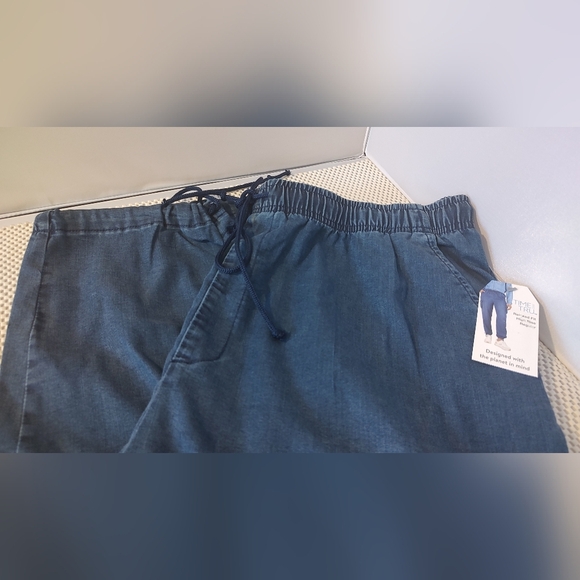 Time and Tru Women's Size XXL (20) Parachute Cargo Jogger Pants Medium Wash NWT - Picture 4 of 7